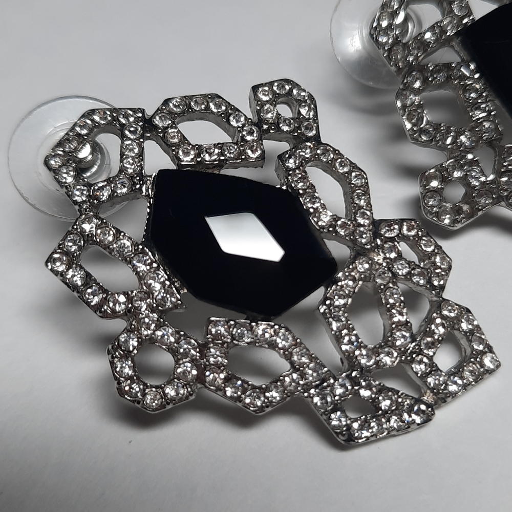 Earrings - Picture 2 of 7